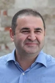 Şafak Sezer